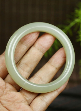 古晨和田玉晴水手镯玉镯