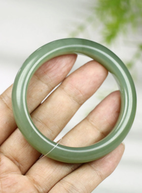 古晨和田玉湖水绿手镯玉镯