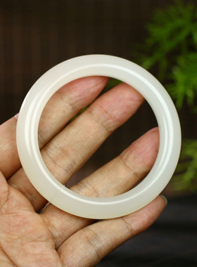 古晨和田玉白玉圆条手镯