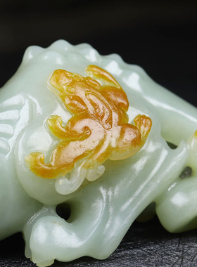 （古晨珠宝）新疆和田玉青白玉籽料苏工手雕貔貅摆件瑞兽赐福412g