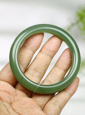 古晨和田玉湖水绿手镯