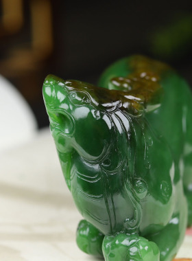 （古晨珠宝）俄罗斯和田玉粉绿碧玉貔貅手把件摆件瑞兽赐福238g