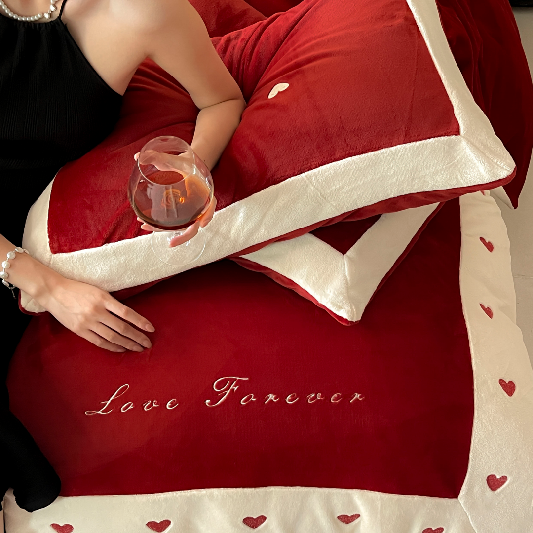 秋冬季浪漫爱心刺绣牛奶绒婚庆四件套加厚保暖结婚红色喜被套床笠 - 图1