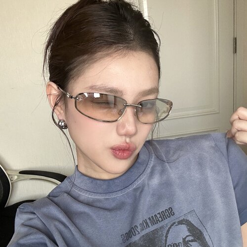 复古银色金属老钱风2026春夏太阳镜女欧美辣妹显脸小亚裔网感墨镜 - 图1