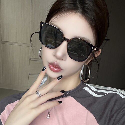 韩版潮方形金属腿高级感黑色墨镜女辣妹圆脸显瘦太阳眼镜防紫外线 - 图2