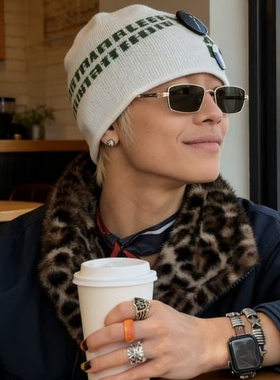 金属老钱风长方形防紫外线墨镜男