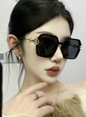复古金属腿老钱风方形百搭墨镜女