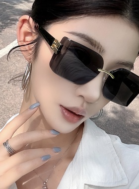 无边大框方形黑色墨镜显瘦金属潮