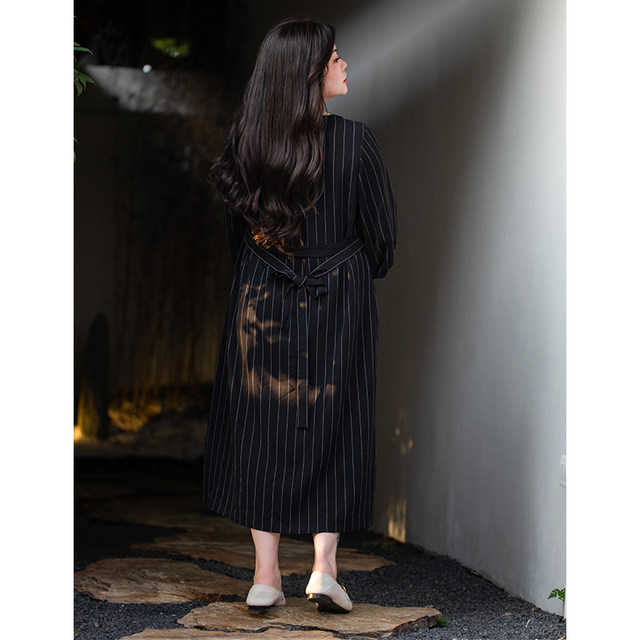 Beautiful Inn round neck slim fit small A-version dress