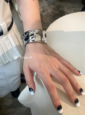 Three N凹凸高级原创气质感手镯女小众设计ins手环简约未来感臂环