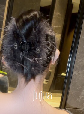 巴黎限定◆毛毛发夹女后脑勺大号夹定制色系鸵鸟毛抓夹2025鲨鱼夹