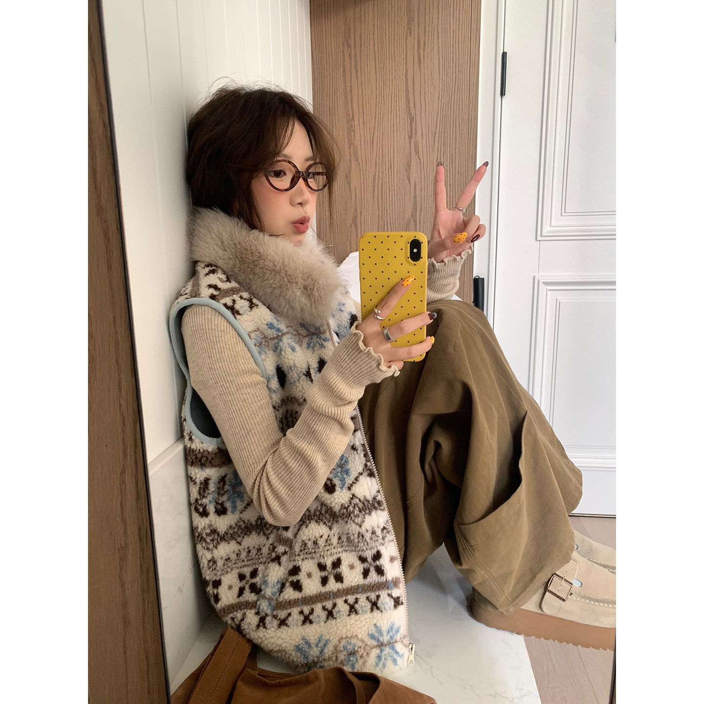 荒荒家费尔岛毛领马甲背心2025冬季新款复古学院毛绒茸无袖外套女,淘宝优惠券,粉丝福利购,淘宝优惠卷