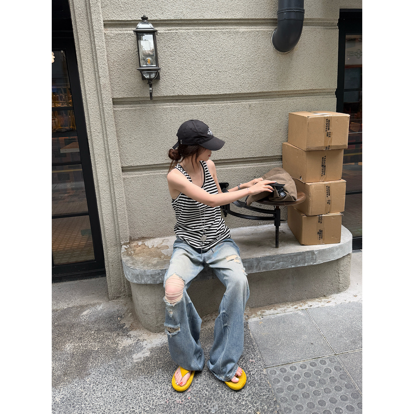 荒荒家口袋刺绣破洞牛仔裤2025夏季新款薄款韩版设计直筒休闲裤女,淘宝优惠券,粉丝福利购,淘宝优惠卷