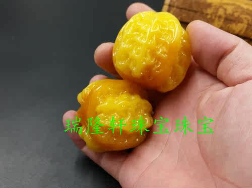高档精美荧光浮盐水蜜蜡核桃手把件鸡油黄老蜜蜡核桃手玩件 - 图3
