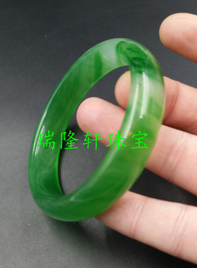 高档精美草绿色冰种玻璃手镯