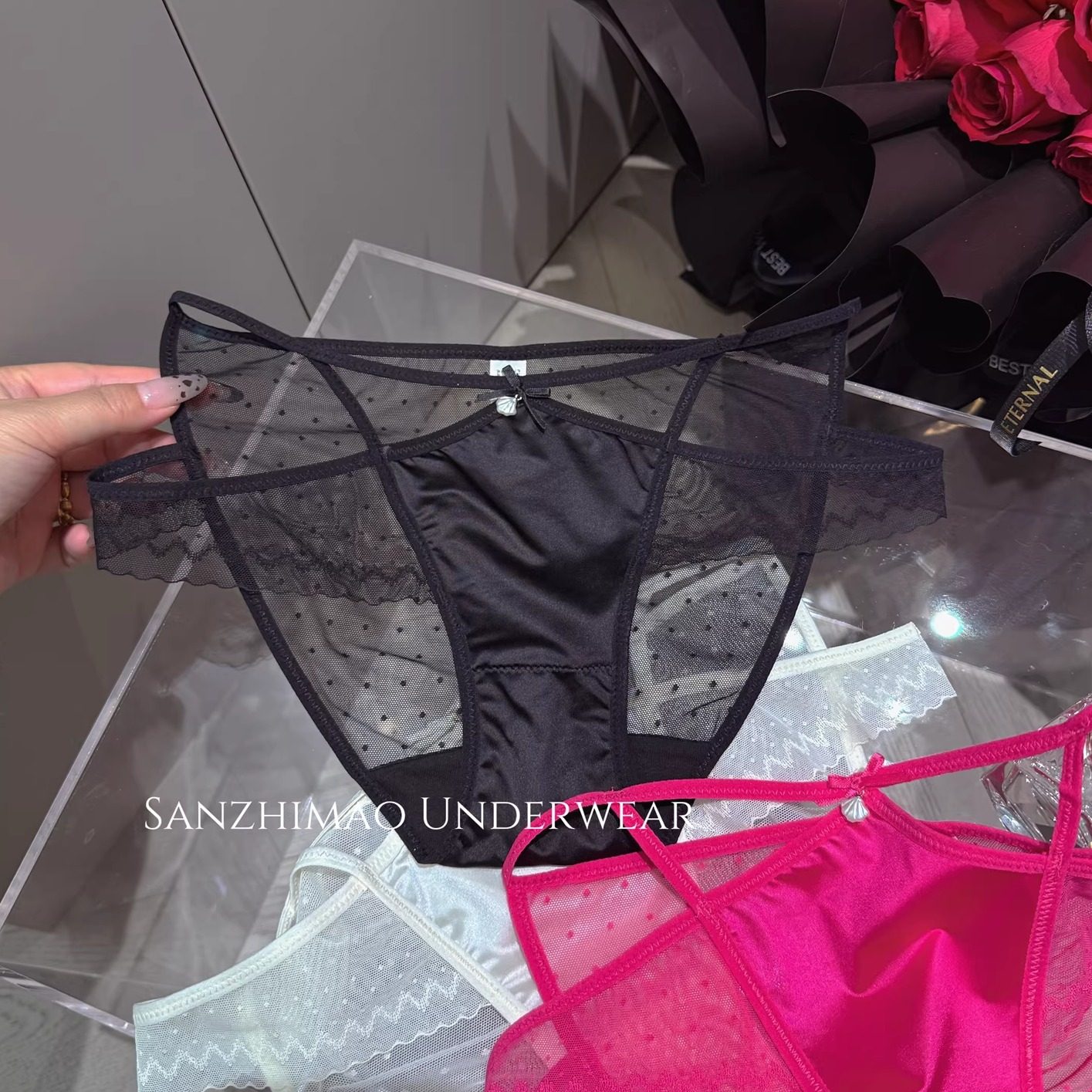 2026法式性感缎面蕾丝三角裤中腰女黑色镂空高开叉纯欲内裤棉档,淘宝优惠券,粉丝福利购,淘宝优惠卷