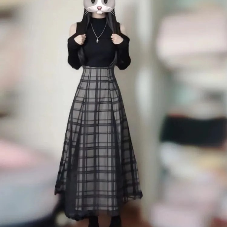 2025秋季新款日系复古黑色露肩修身上衣+收腰格纹半身裙两件套女,淘宝优惠券,粉丝福利购,淘宝优惠卷
