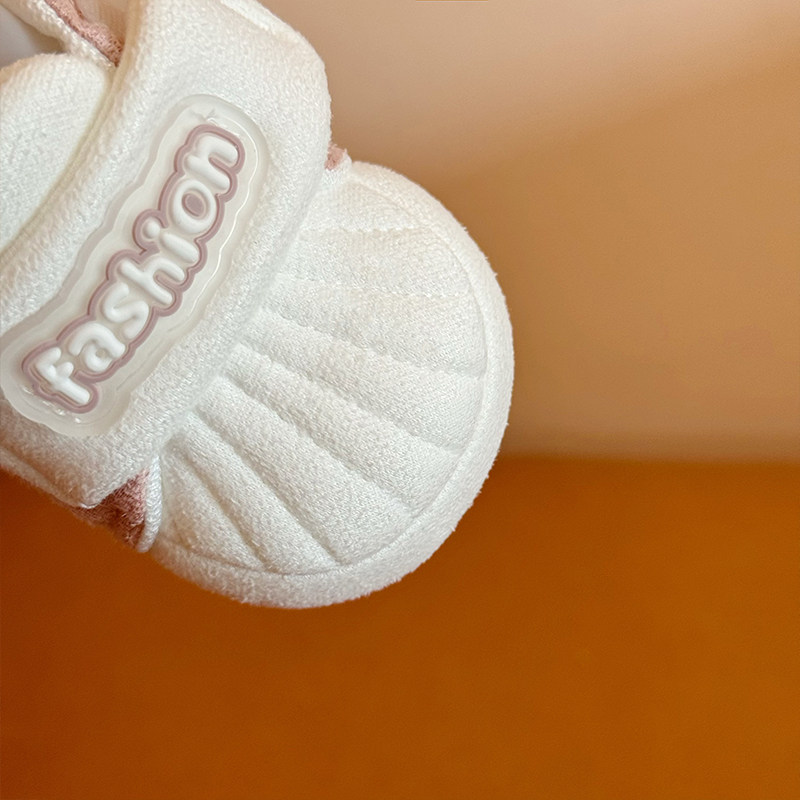 婴儿鞋春秋新款男女宝宝鞋0-1岁0-6-12不掉跟软底休闲防滑学步鞋9