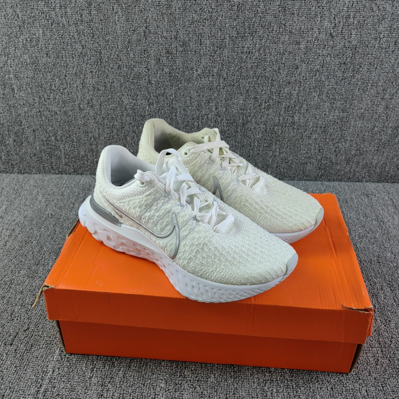 NIKE耐克 REACT INFINITY RUN 3女缓震透气专业跑步鞋 DO9477-600-图1