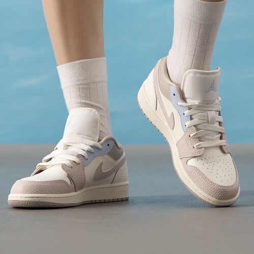 耐克 JordanAir Jordan 1 舒适百搭GS休闲低帮篮球鞋IV3219-161 - 图2