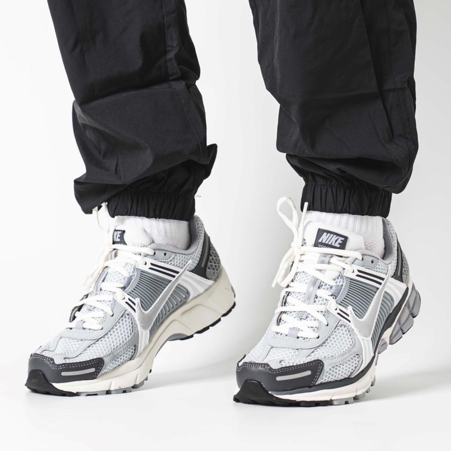 耐克/Nike ZOOM VOMERO5男子低帮防滑耐磨老爹鞋跑步鞋HV5982-001,淘宝优惠券,粉丝福利购,淘宝优惠卷