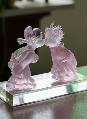 琉璃金玉良缘订婚结婚公仔摆件