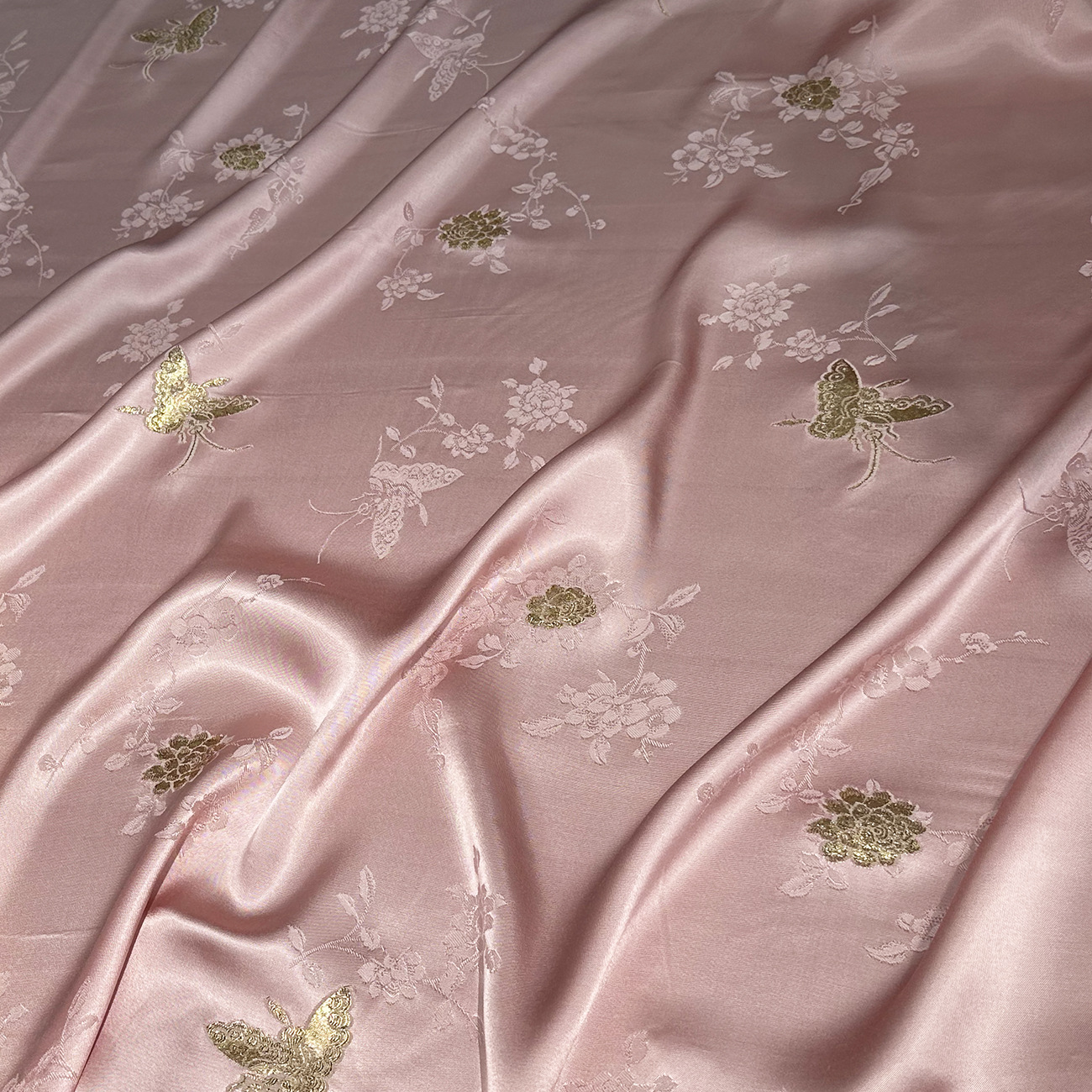 重缎织金蝴蝶人丝提花面料 国风剪花连衣裙新中式套装汉服衬衫布,淘宝优惠券,粉丝福利购,淘宝优惠卷