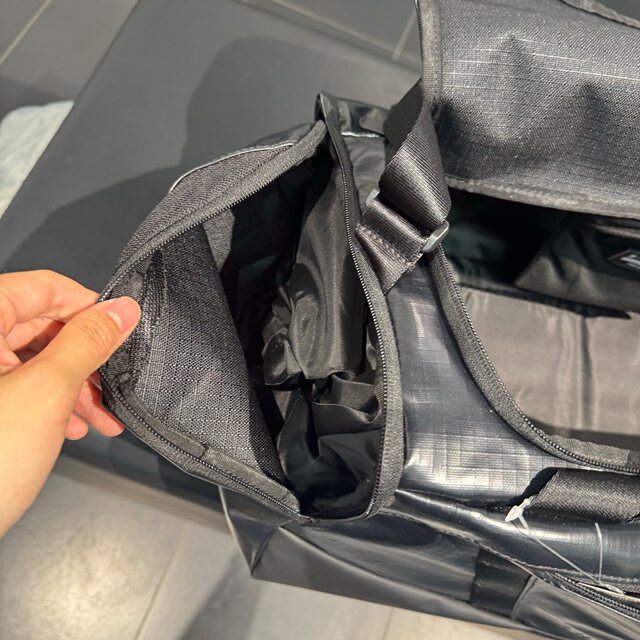 Under Armour UA ການຝຶກອົບຮົມການອອກກໍາລັງກາຍຂອງຜູ້ຊາຍແລະແມ່ຍິງເດີນທາງຖົງບ່າກິລາທີ່ມີຄວາມຈຸຂະຫນາດໃຫຍ່ 1384669