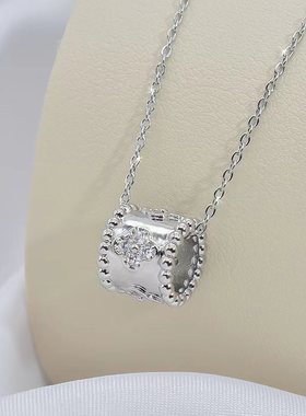 钛钢四叶草万花筒项链女ins轻奢微镶吊坠简约百搭锁骨链配饰批发