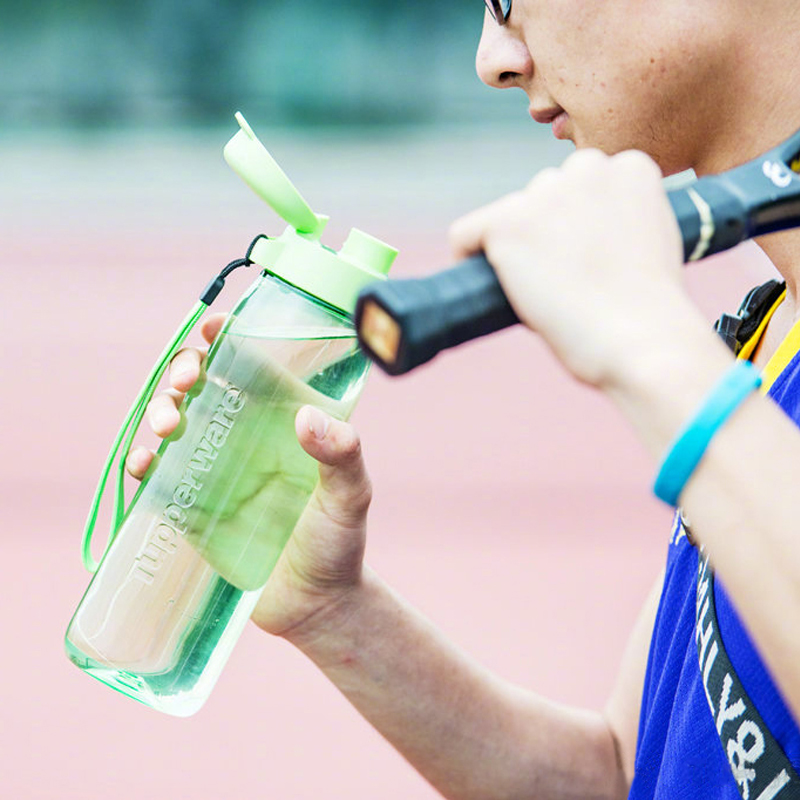 特百惠水杯子 750ml乐活大容量男女学生塑料食品级运动便携防摔套
