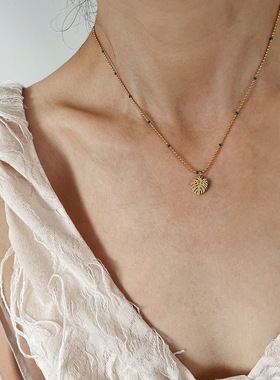 XL557 热带植物树叶元素龟背竹蕨类项链锁骨链彩珠链子 钛钢镀K金