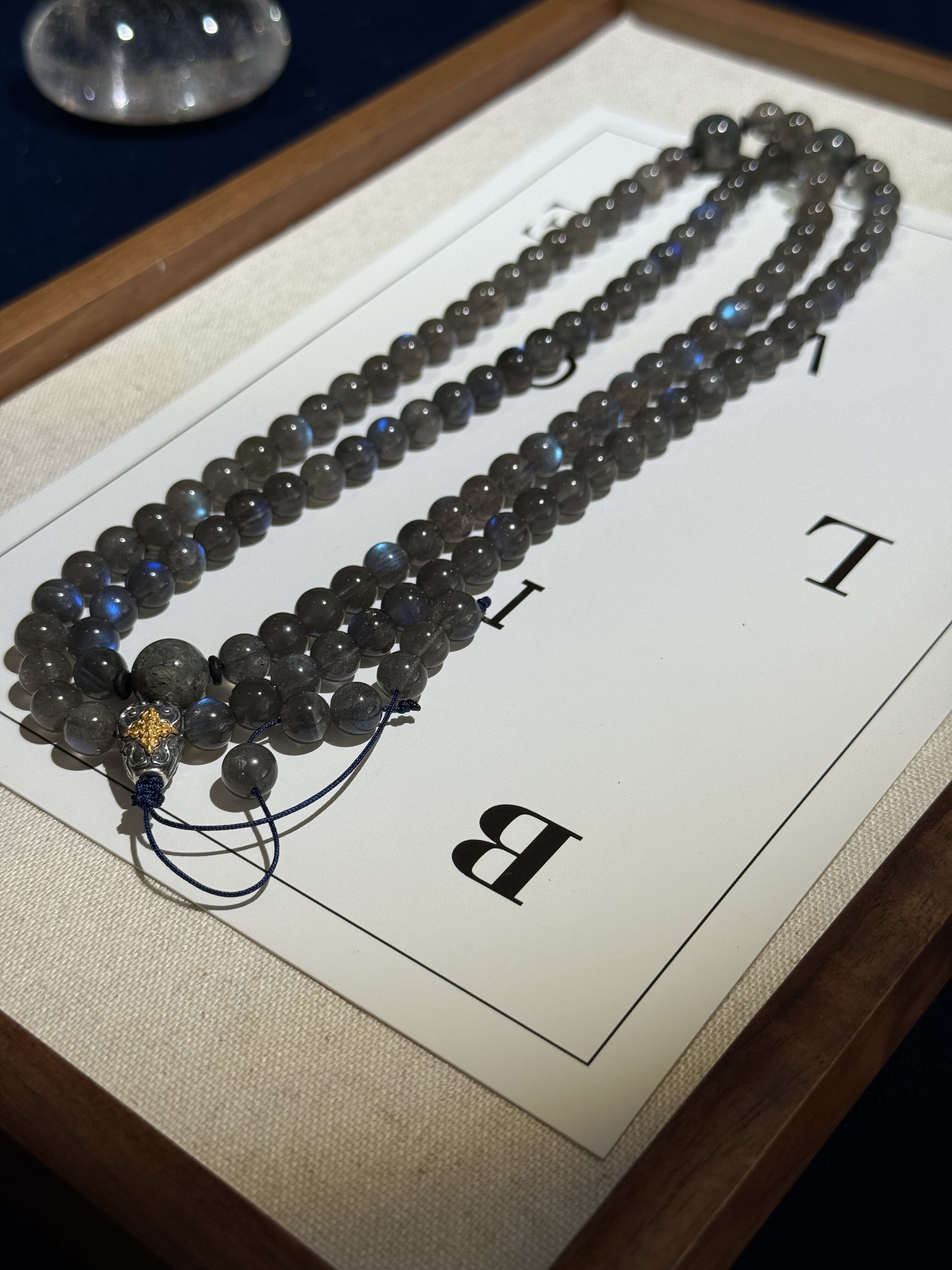 天然黑体灰月光108念珠强蓝光 - 图2