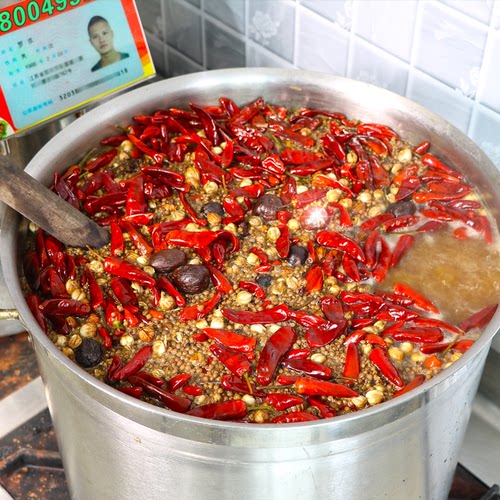 曹氏鸭脖配方技术做法辣绝味久久周黑精武现捞烫卤菜小吃视频教程 - 图1