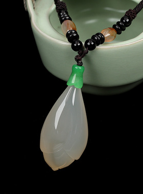 天然玉髓玛瑙玉兰花项链