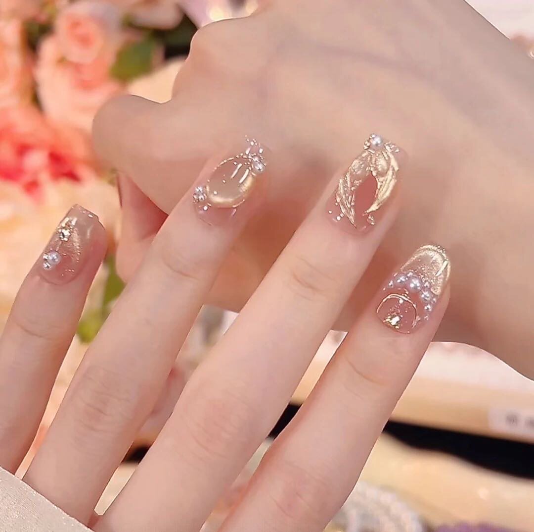 腊梅纯手工穿戴甲2025年新款冬季显白裸色手绘画花美甲贴渐变自然,淘宝优惠券,粉丝福利购,淘宝优惠卷