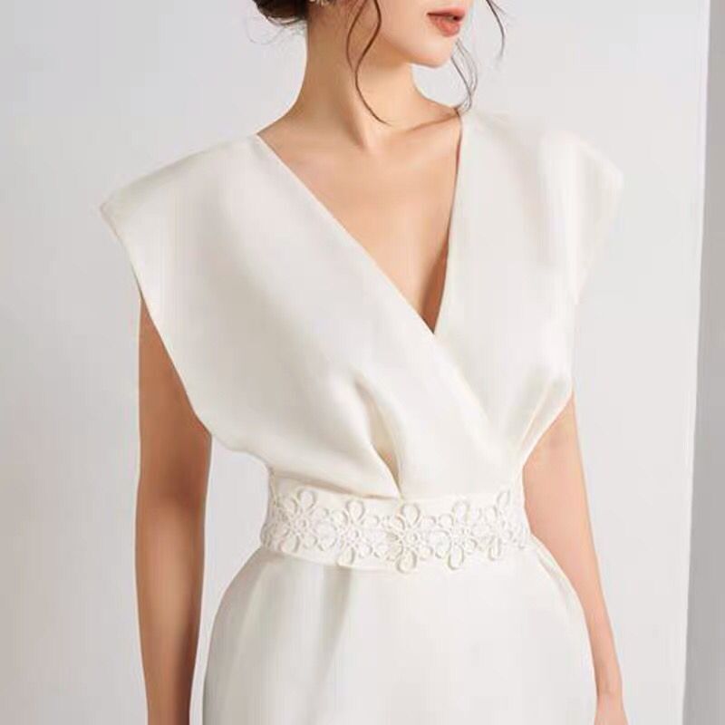 法式性感V领白色礼服轻奢小众高端级气质名媛晚宴年会贵定连衣裙