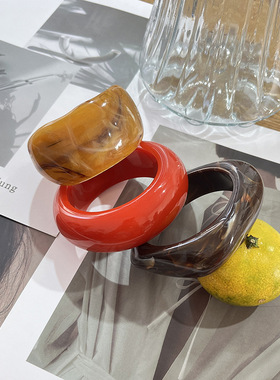 纯净版大款夸张秋冬款时尚树脂蜜蜡色亚克力套装手镯性感红色手环