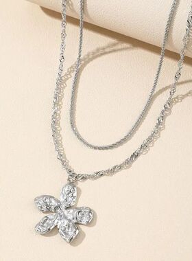 Sainless Seel Hammer Texure Flower Pendan Necklaces for Wome