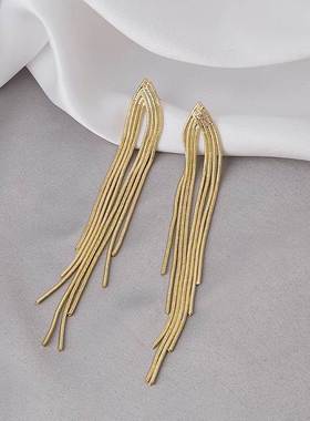 New Vintage Popular Long Earrings For Women Gold Color Tasse