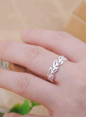 Hollow Branches And Leaves Fresh Sweet Branch Leaf Temperame