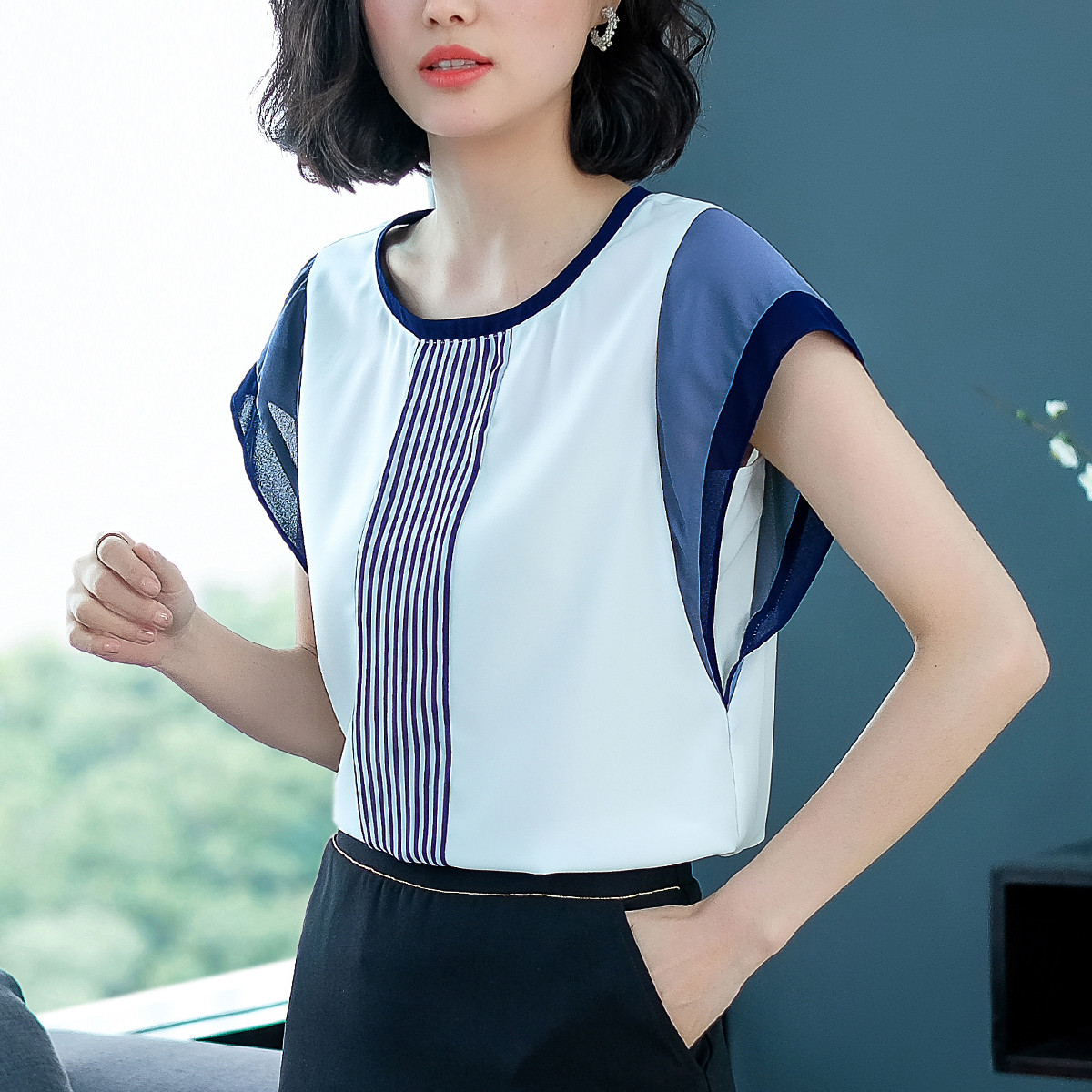 女圆领拼接条纹短袖简约气质小衫 夏新品 2019 女圆领拼接条纹短袖简约气质小衫 夏新品 2019
