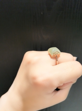 11m方型和田玉晴水厚版配925纯银戒托戒指