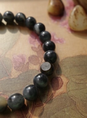 【谢钰儿】新疆和田玉籽料红皮青花手串8mm