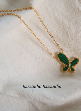 Basstudio 不掉色孔雀石蝴蝶吊坠绿色项链钛钢锁骨链简约精致礼物