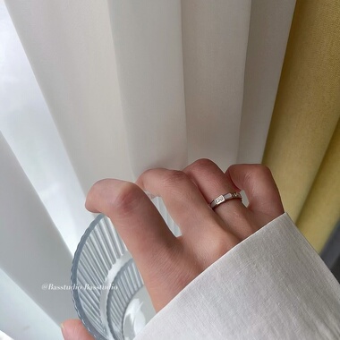 Basstudio 轻奢白贝母戒指女小众设计高级感镶钻网红时尚蛇骨指环