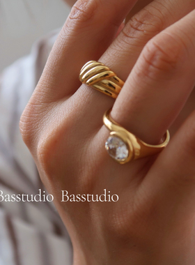 Basstudio 欧美戒指钛钢指环不褪色牛角包斜纹戒指简约小众设计