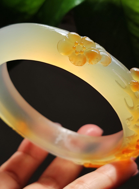 五福临门 天然马料玛瑙雕刻手镯 大师工精雕 高冰高荧光 大圈口64