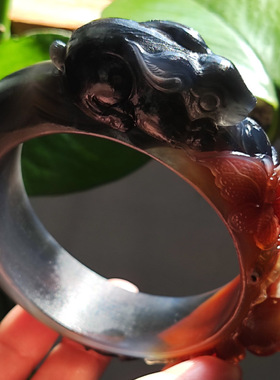 前途似锦 天然巴西老料玛瑙雕刻兔子手镯 高档黑红撞色设计巧妙64