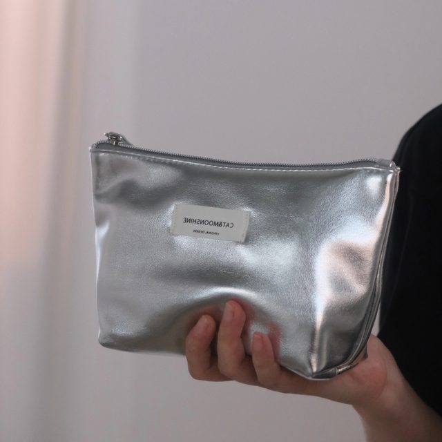Fashionable niche high-end silver makeup bag storage bag large capacity portable toiletries bag tidy bag inner bag