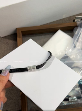 2025新款黑色皮绳方块项链冷淡风项链百搭简约锁骨链高级感颈带潮